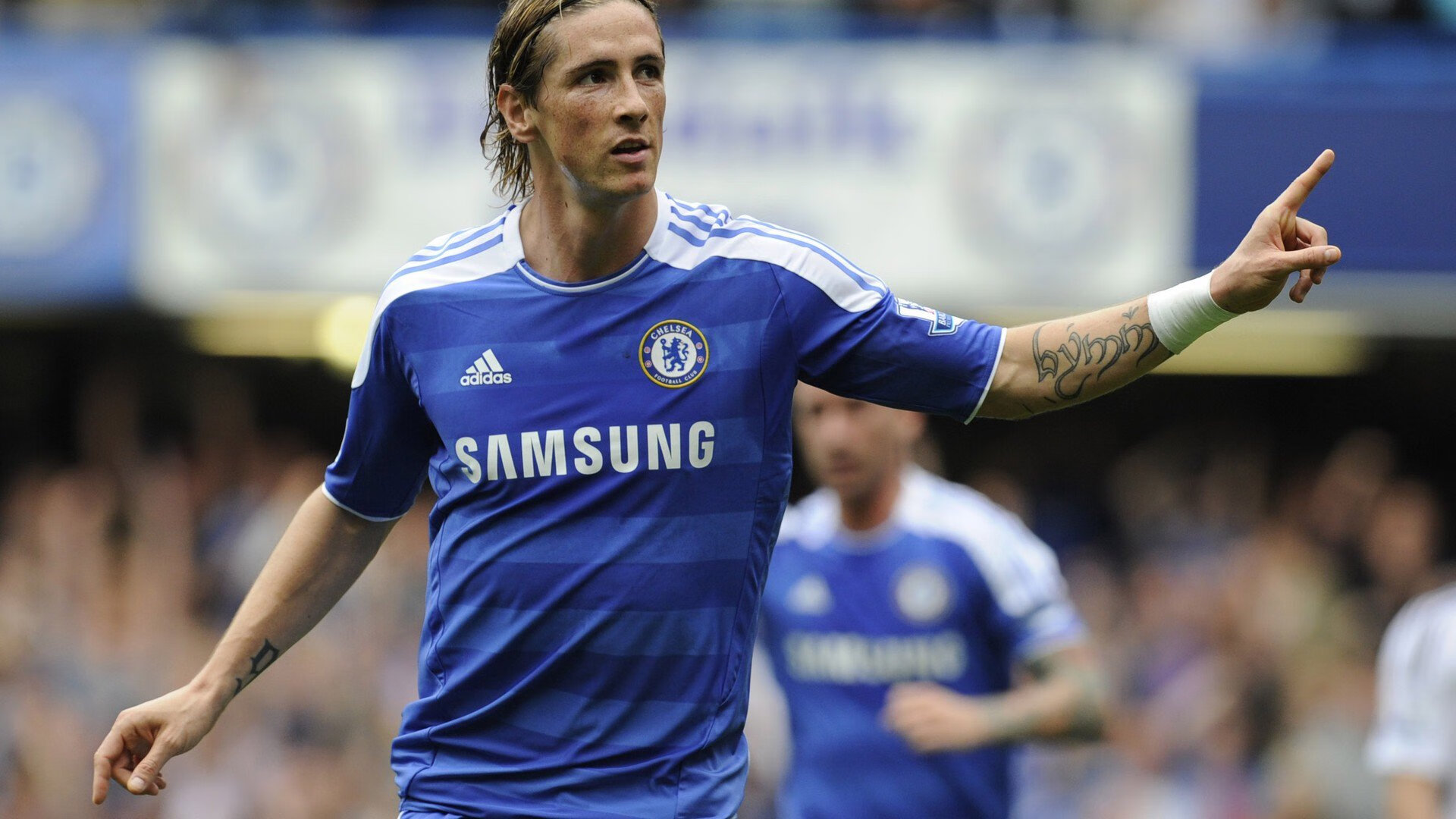 Leyu Sport下载-德甲高潮对决：多特在补时绝杀拜仁，积分榜格局变换，德甲冠军多特蒙德