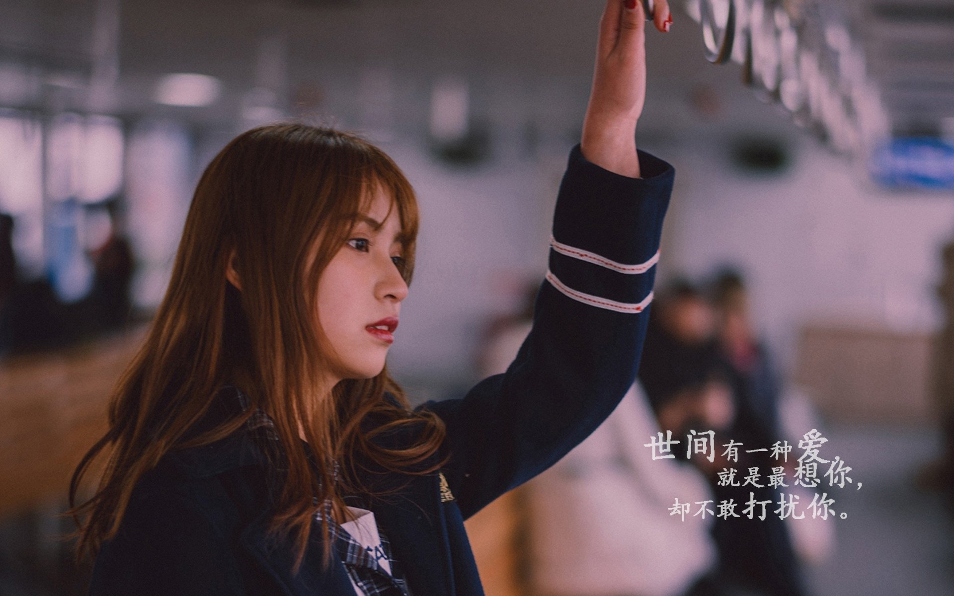 乐鱼体育登录-西甲中锋连续破门，助球队稳坐榜首，西甲最佳中卫