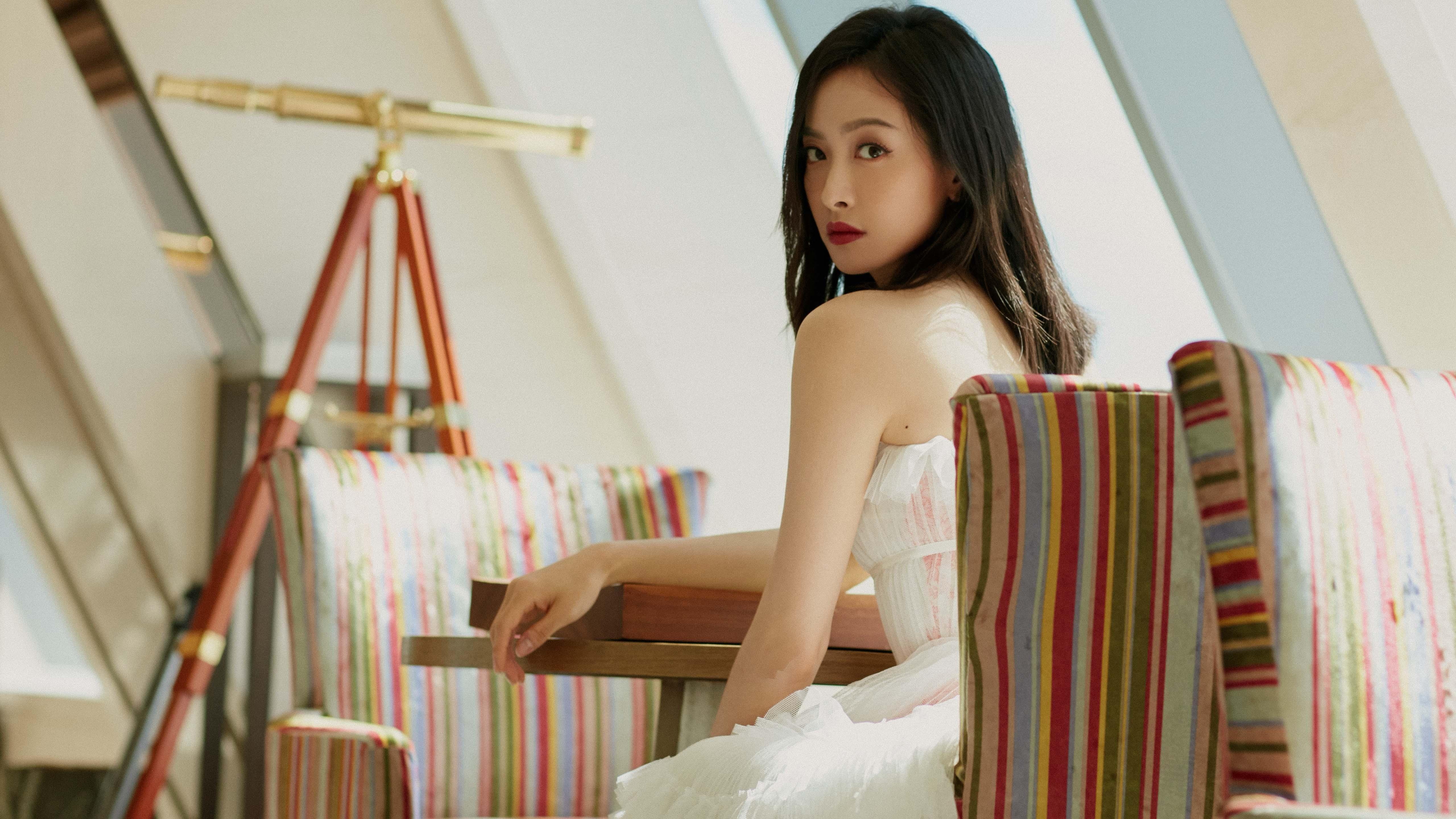 西甲战火重燃:巴萨迎战皇马,谁才是真正的王者?,巴萨vs皇马 西甲