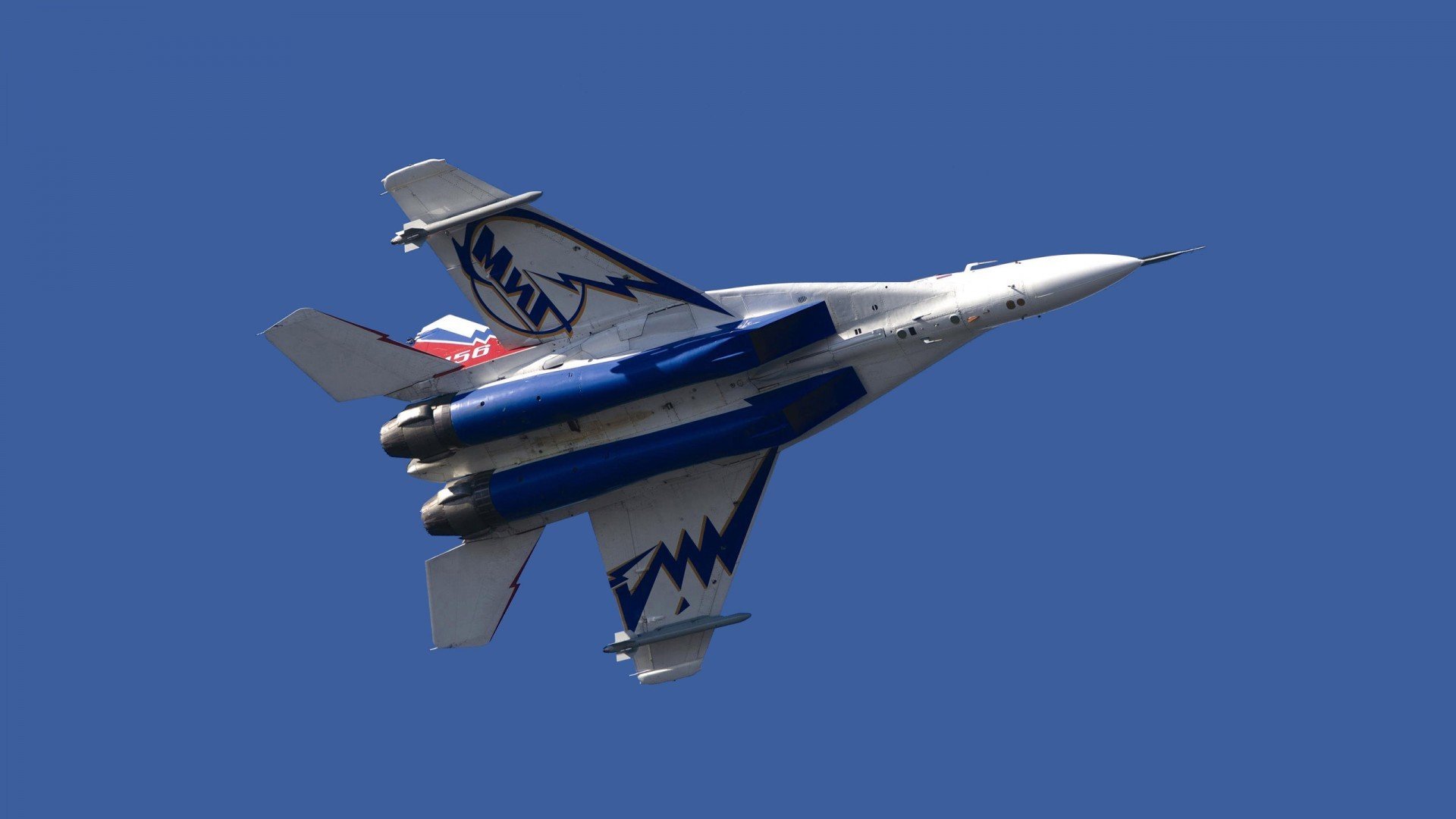 羽毛球比赛战术模拟软件上线试运行，模拟羽毛球运动