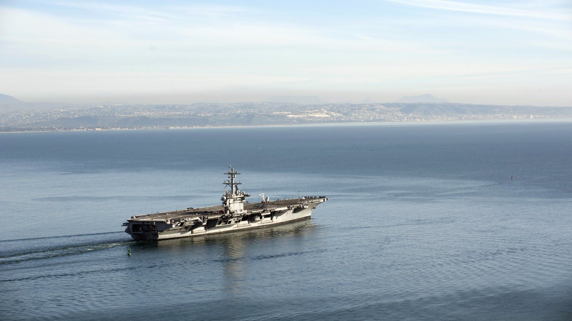 拜仁慕尼黑领跑德甲,内外战力俱佳