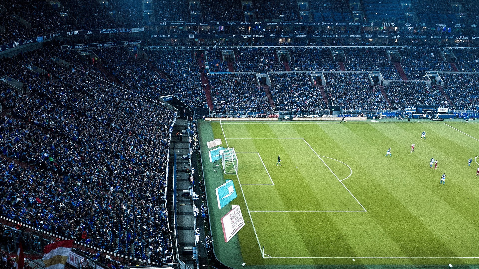 足球题材电影票房火爆,电视剧持续热播,足球影视作品