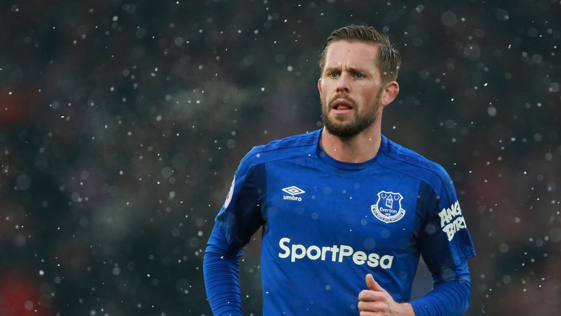 “生死瞬间：赛场上的危险时刻与救援奇迹”，生死瞬间视频集锦