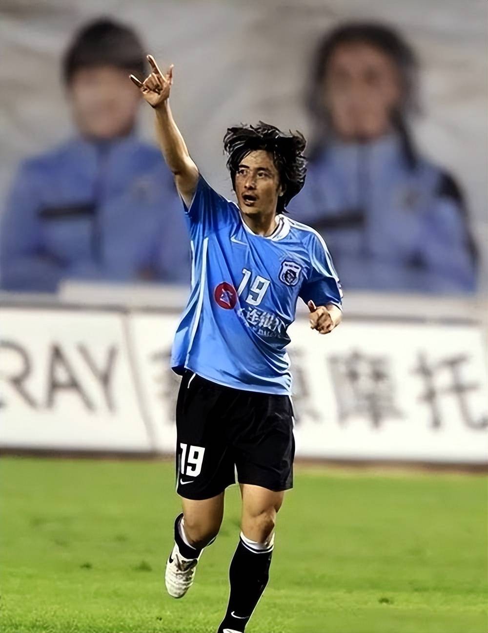 乐鱼体育APP官方下载-包含乐鱼体育:老将冯潇霆“重返国家队”，球迷：希望他能发挥经验，稳定后防！的词条